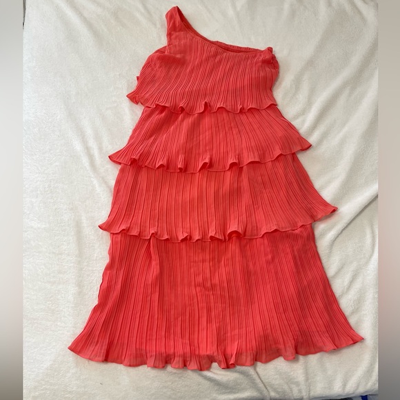 NWOT Lulus Vision of Spring Coral Plisse One-Shoulder Tiered Midi Dress - Picture 2 of 8